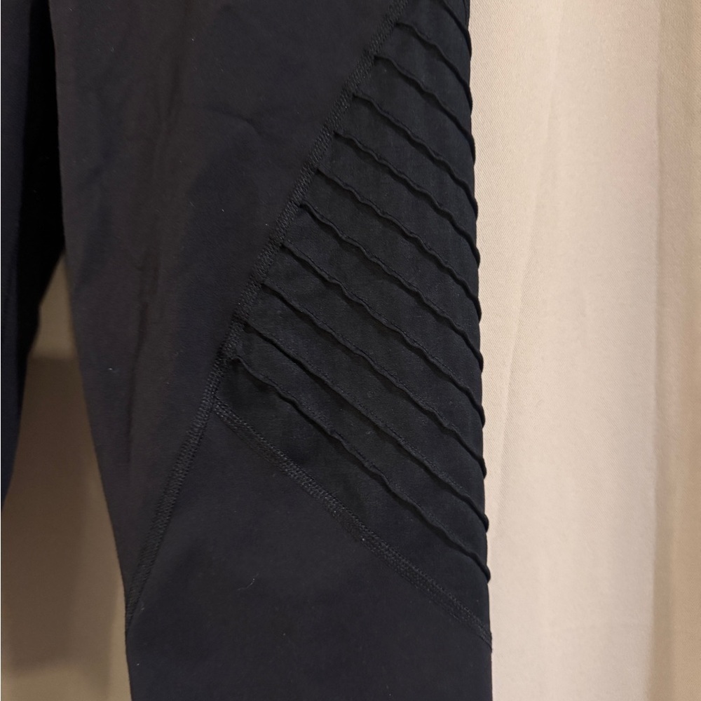 JoyLab Black Leggings with Ribbed Accents - Picture 2 of 6